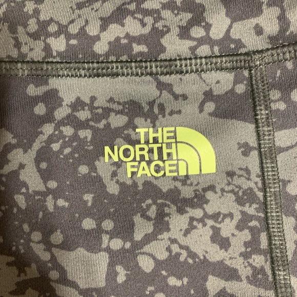 The North Face Women’s Active Capri Leggings, Size M - Picture 7 of 8